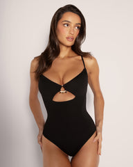 TA3_STRAPPY_CUT_OUT_BLACK_1_24