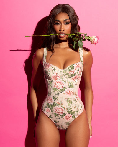 Editorial image of model in Lifty - Contour Thorny Rose/Oat 