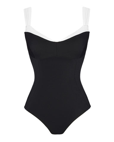 Three quarter back view of Peaky - Black/White on model