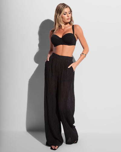 Full body front view of Seersucker Gauze Flowy Pant - Black on model